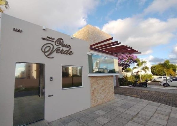 Vende-se Apartamento no Condomínio Ouro Verde – Candeias